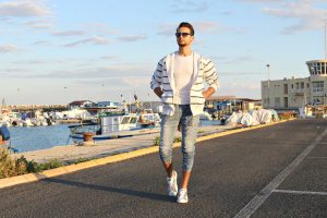 CORRADO FIRERA, STREET STYLE OUTFIT, SWEATSHIRT, 2STARCOLLECTION, DENIM JEANS