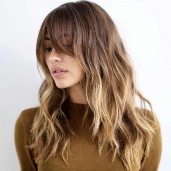 capelli lunghi, capelli medi, capelli donna, capelli con meches, haircuts women