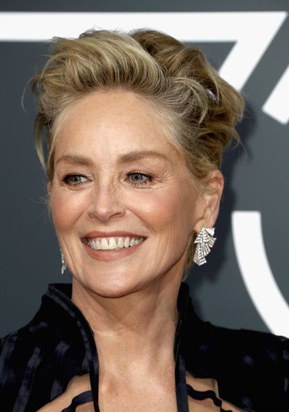 sharon stone, capelli donna, capelli signora sui 40 anni, capelli donna 50 anni, capelli corti